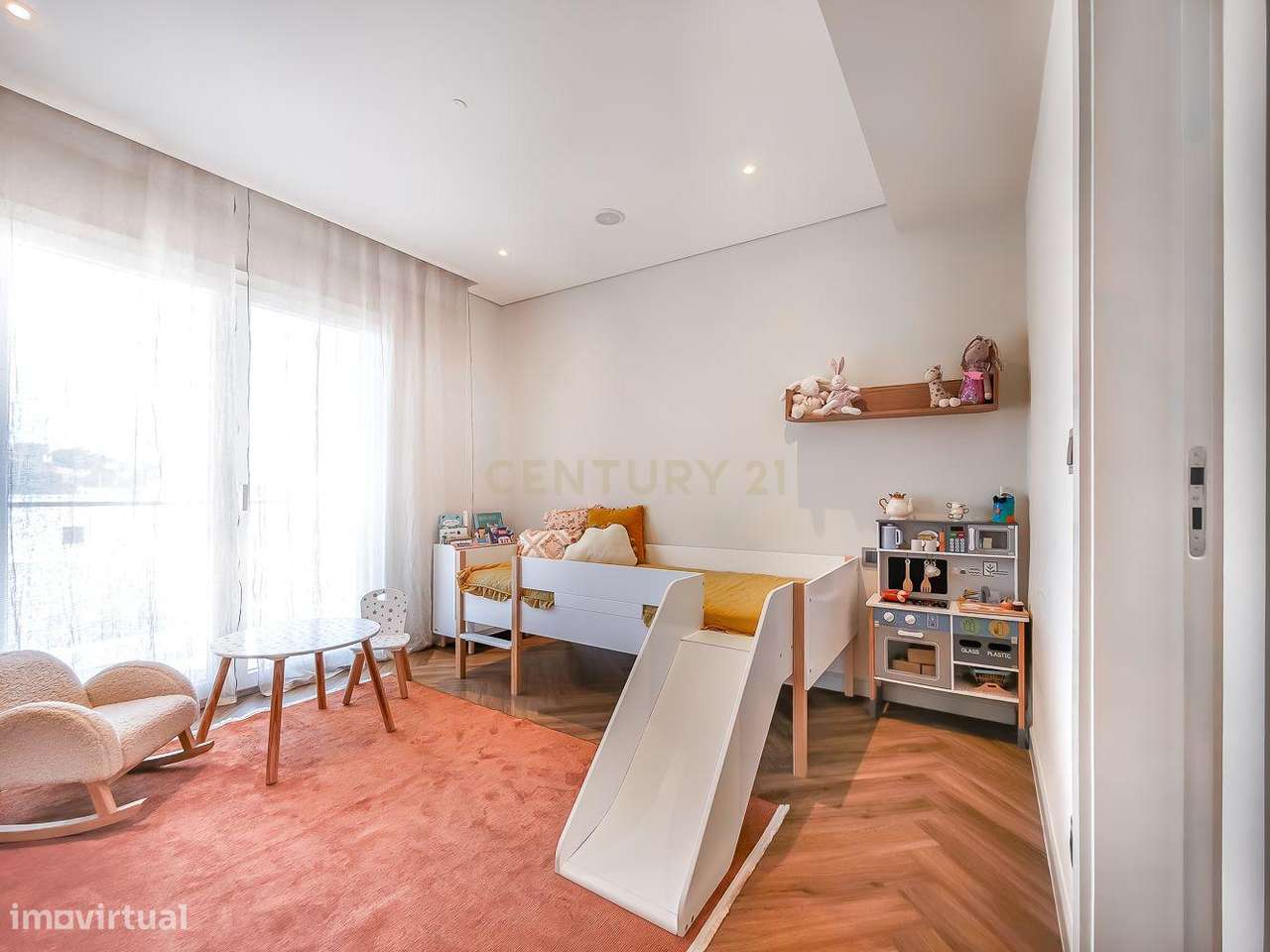 Moradia T4 em Condomínio Privado | Piscina | 6WC | Jardim | Terraço |-30