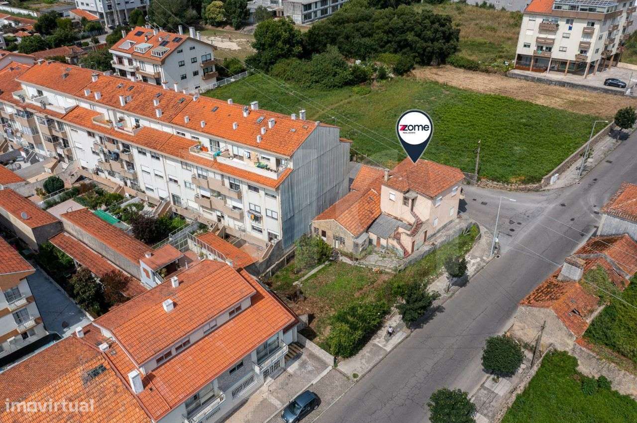 Moradia individual (293m²)com terreno (441m²) para recuperar - Espinho-13