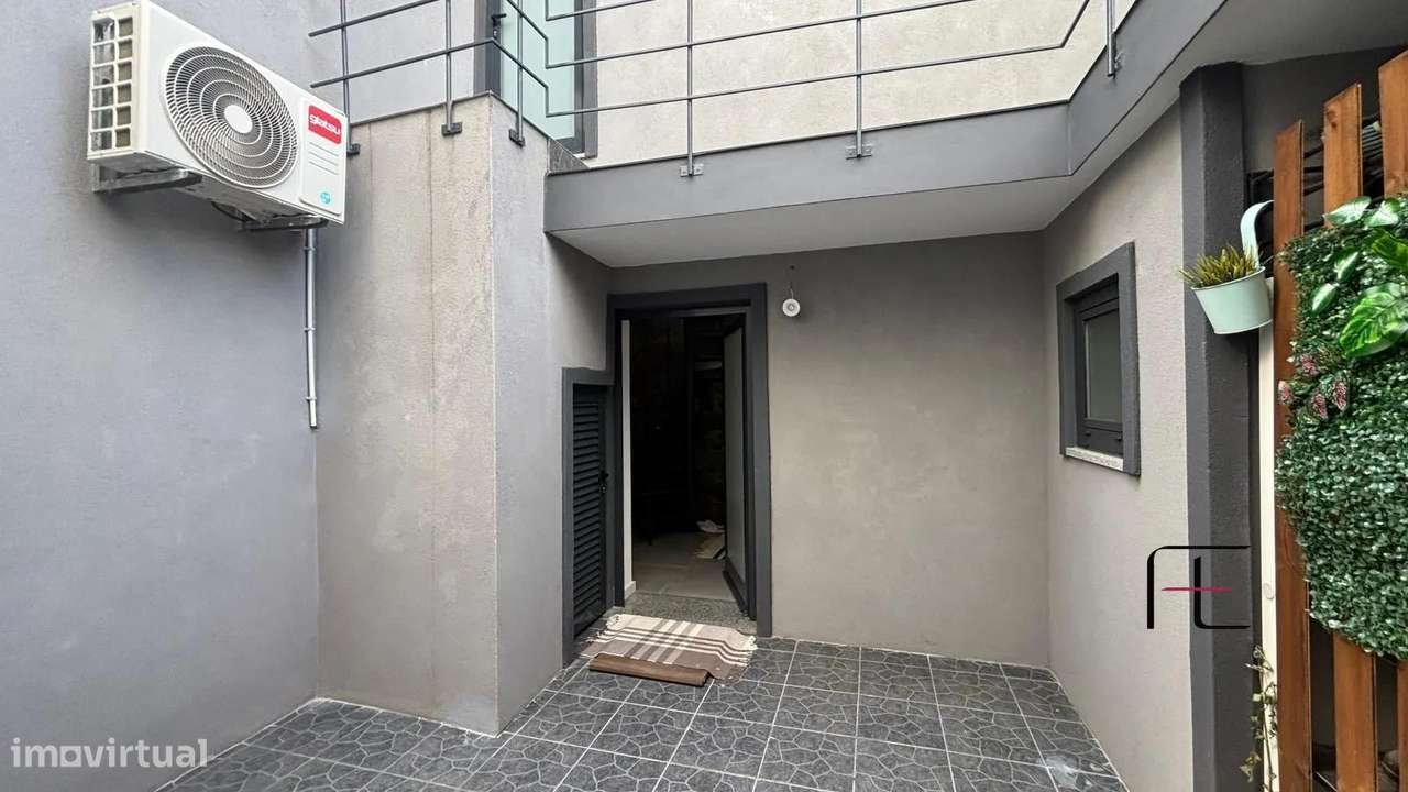 Moradia t2 com espaço exterior em Valbom-11