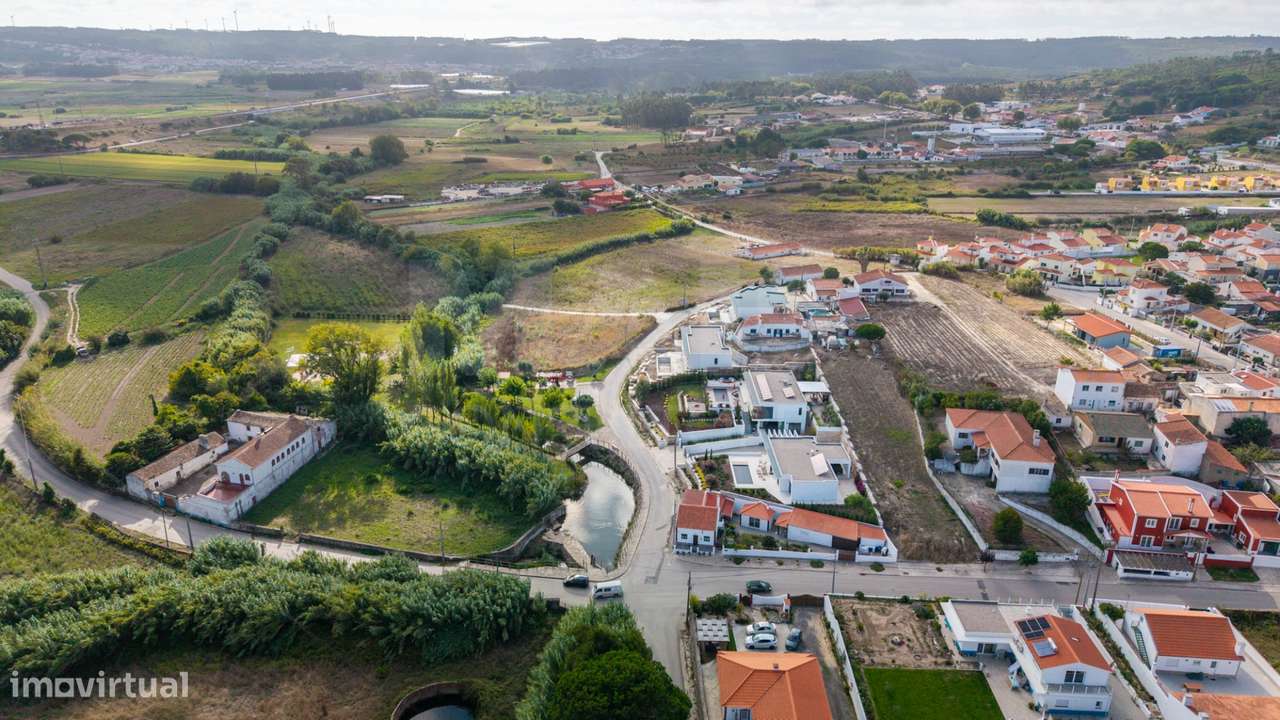 Moradia T4 com piscina em lote de 759m2 em Amoreira Óbidos-43
