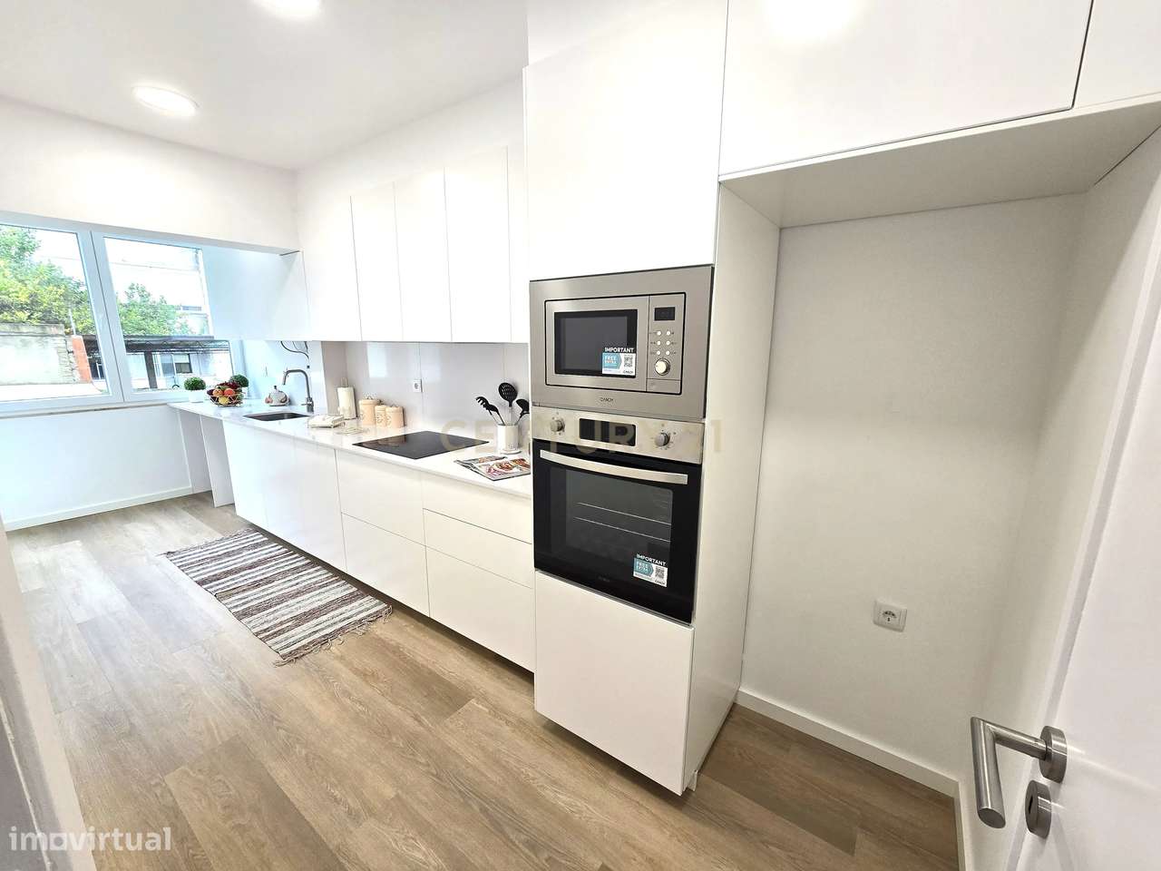 Apartamento T2 Totalmente Remodelado em Almada, Cova da Piedade-7