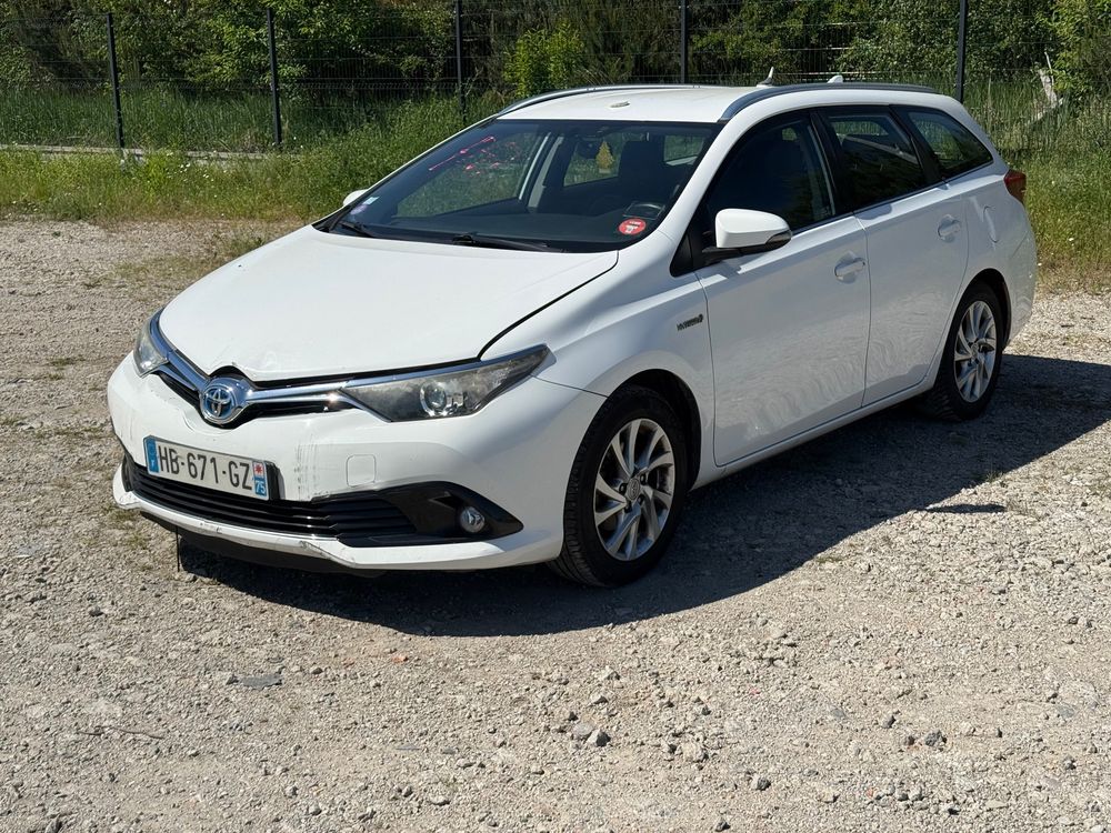 Toyota Auris II Hybrid 135 Premium 2016