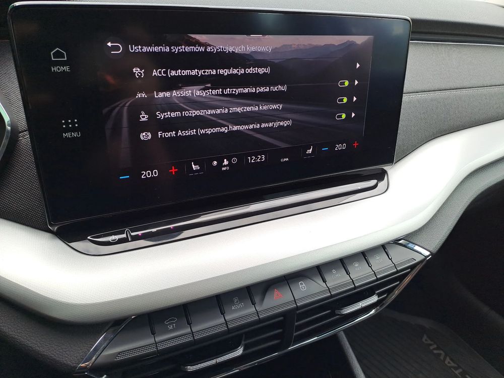 SKODA OCTAVIA Style Aktywny Tempomat Klimatyzacja 3 strefowa Łopatki Kamera Ambiente