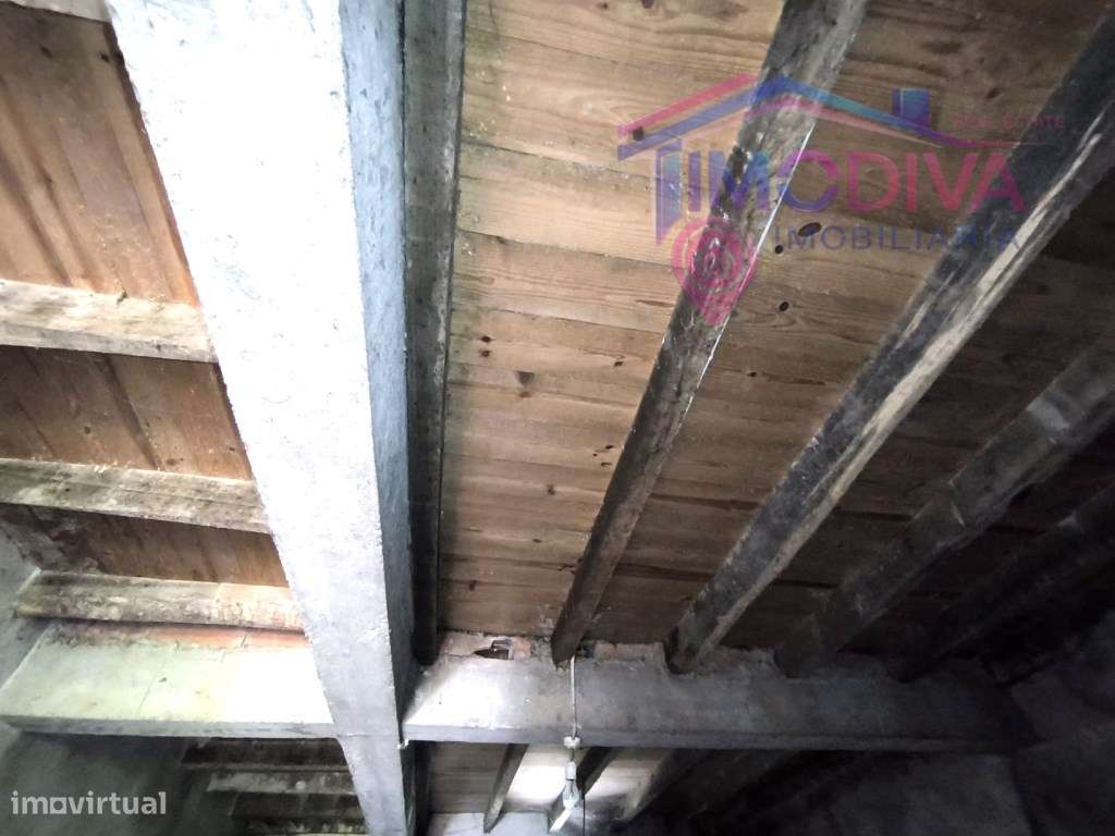 Moradia T3 com Terreno Plano de 1.000 m² a 5 minutos de Figueiró do...-18