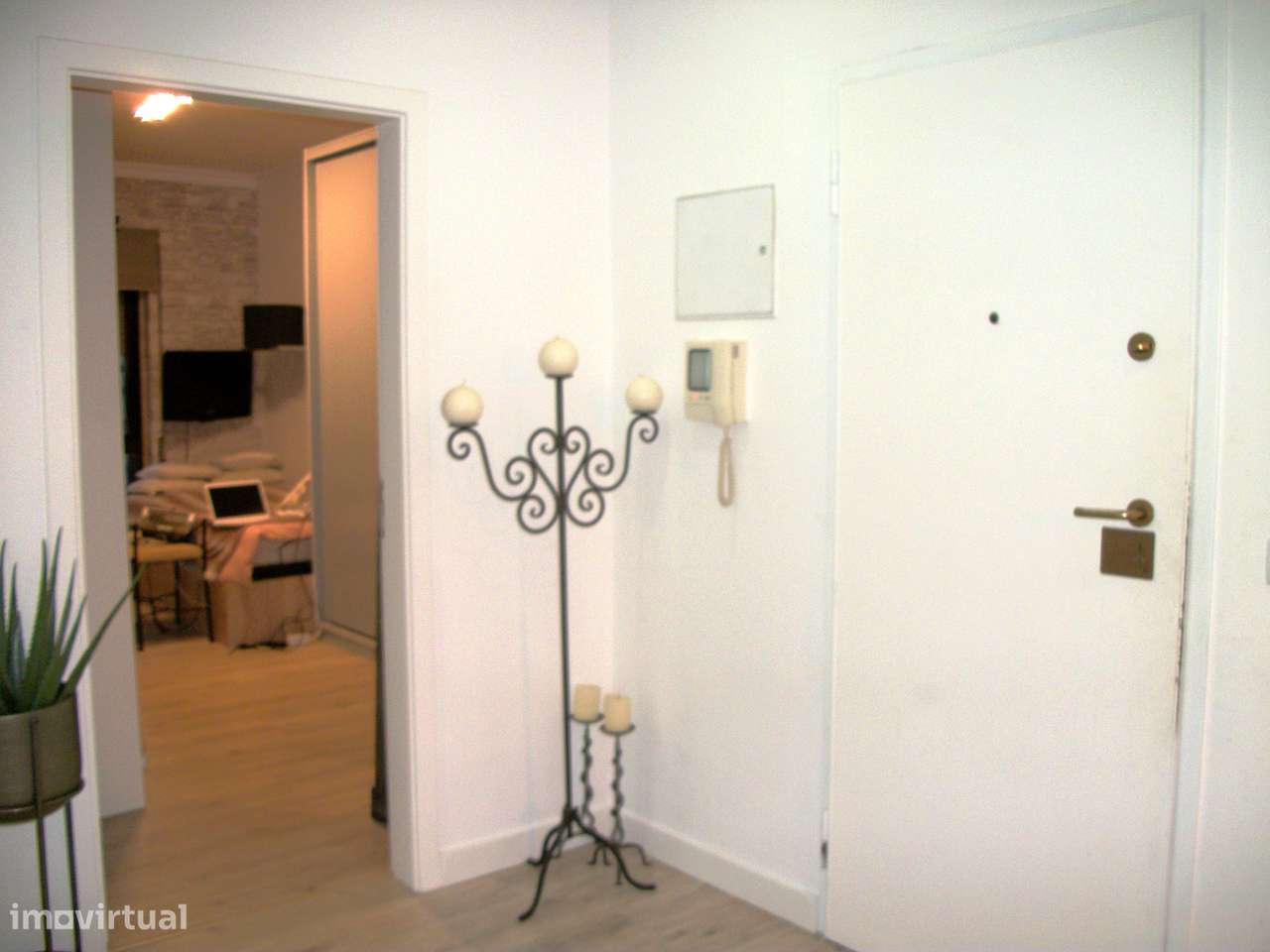 Apartamento T2 Renovado em Mem Martins-18