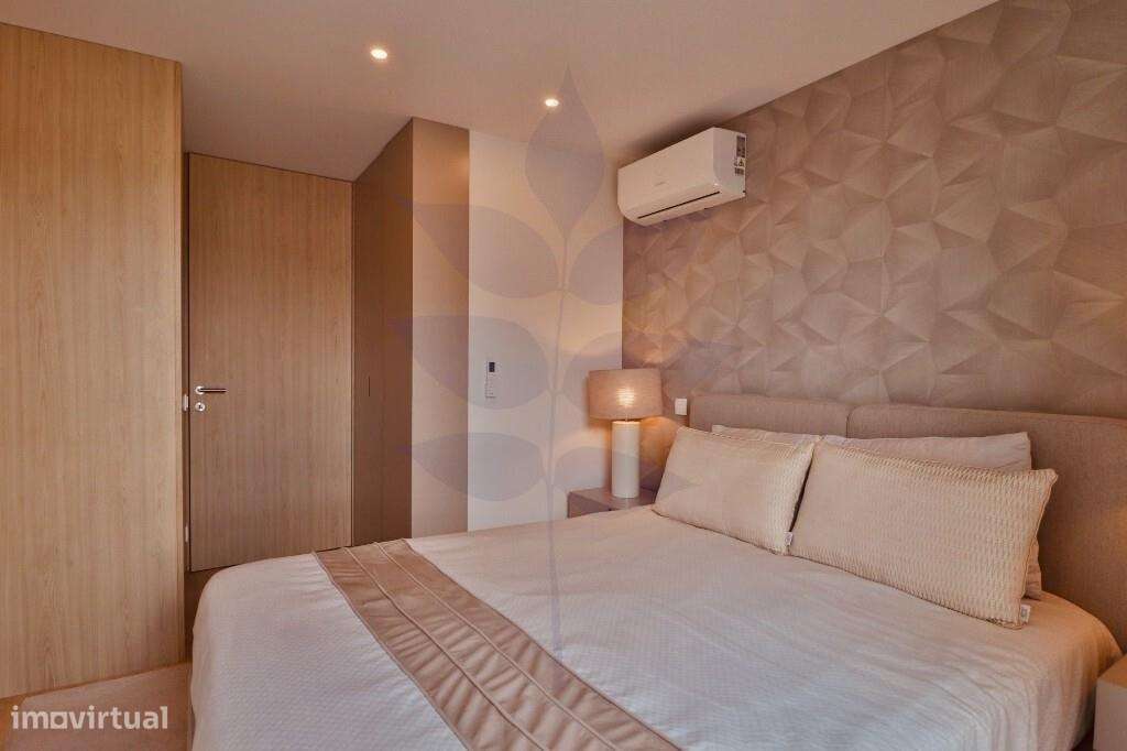 Vende-se T3 Duplex - Condominio Fechado - Como Novo - Empreendimento V-23