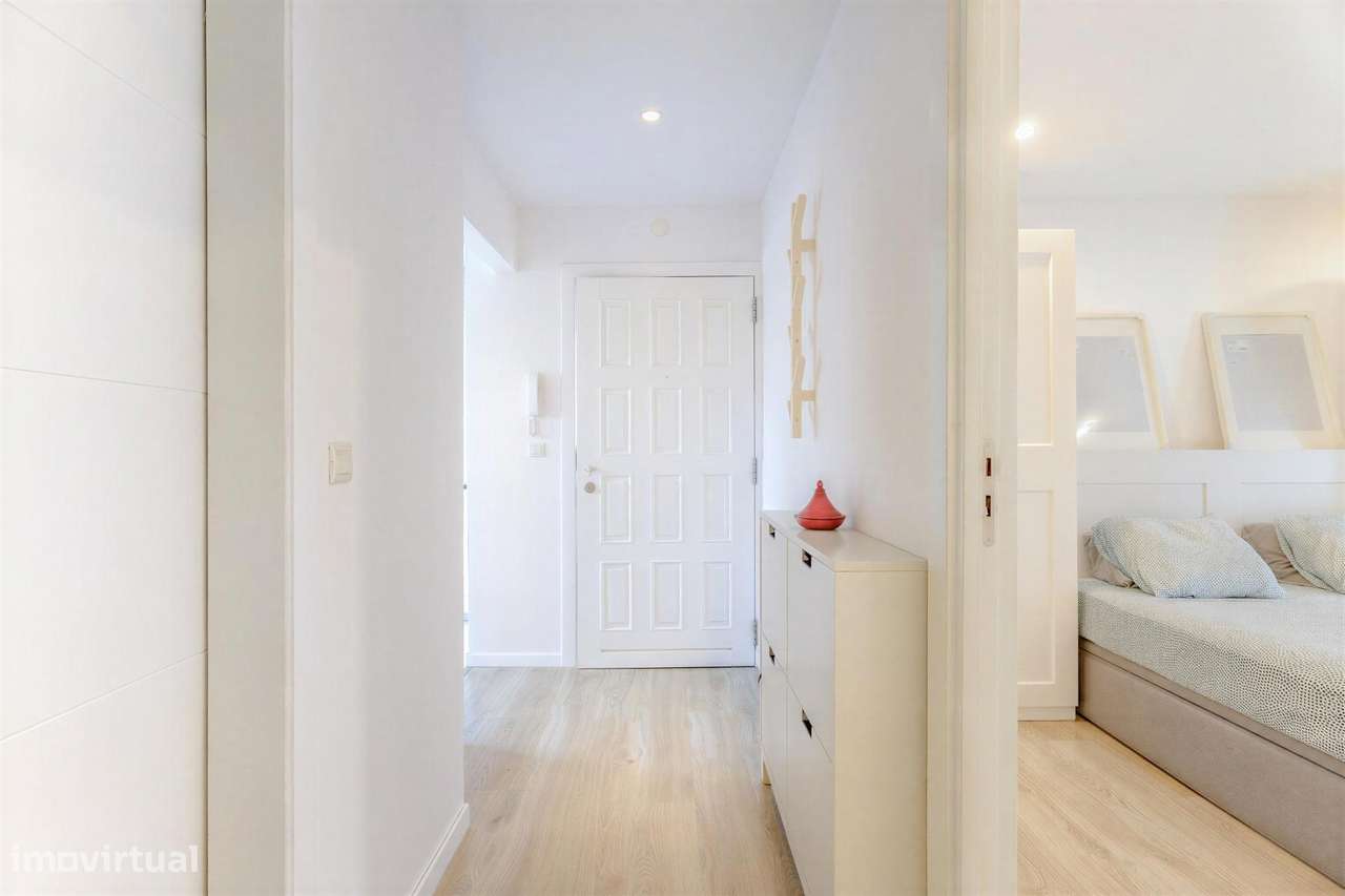 Apartamento T2 Renovado em Cruz de Pau, Matosinhos-17