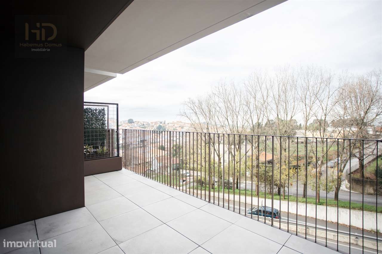 Apartamento T4 com vistas de mar e rio-7