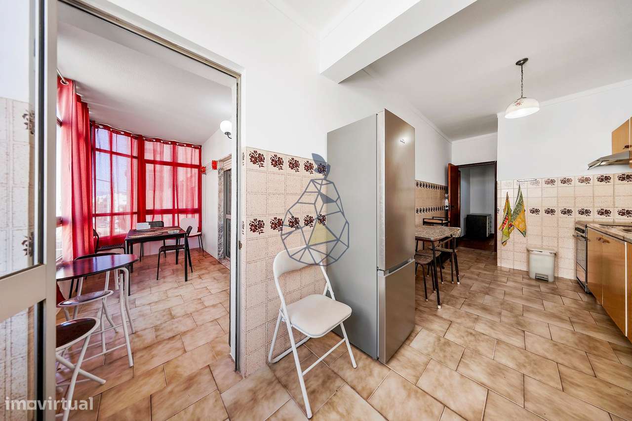 Apartamento T2 com Garagem e Elevador — Portimão-10