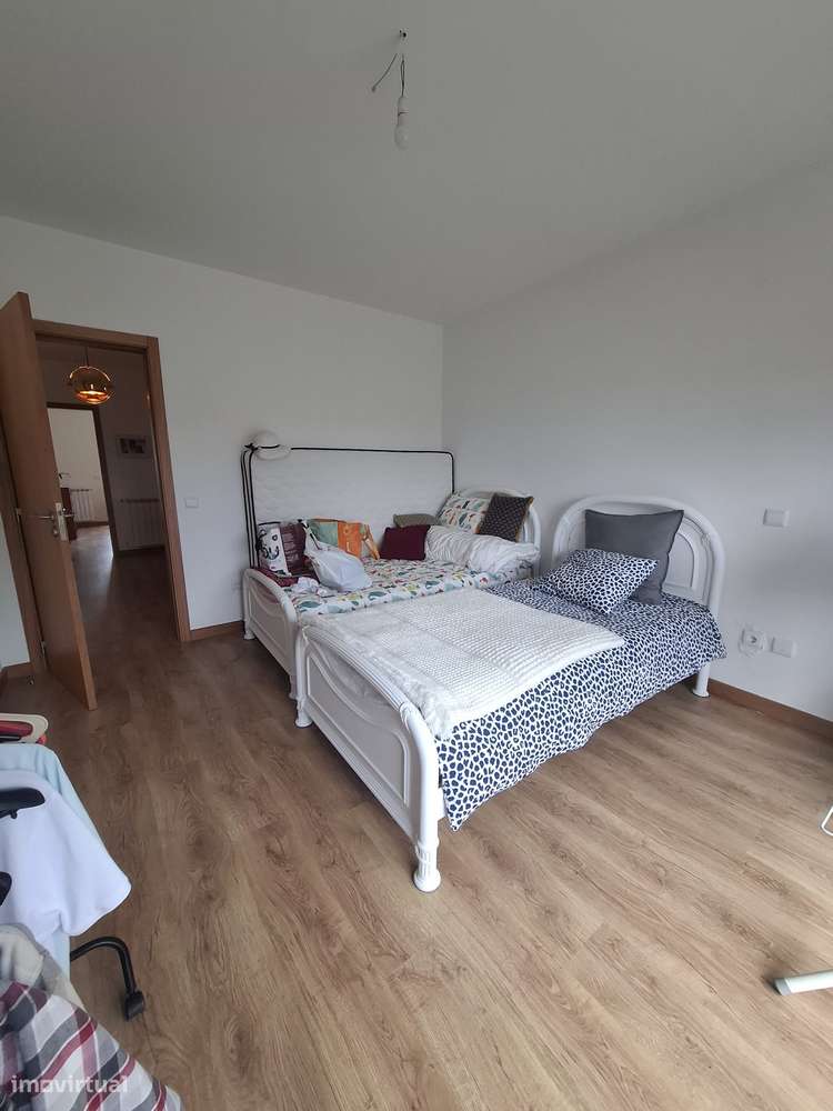 Moradia T4 em Cepães, Marinhas-9