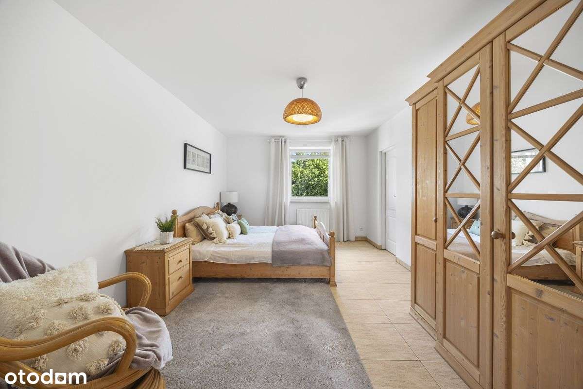 Zachwycająca willa z pięknym ogrodem na Klecinie-13