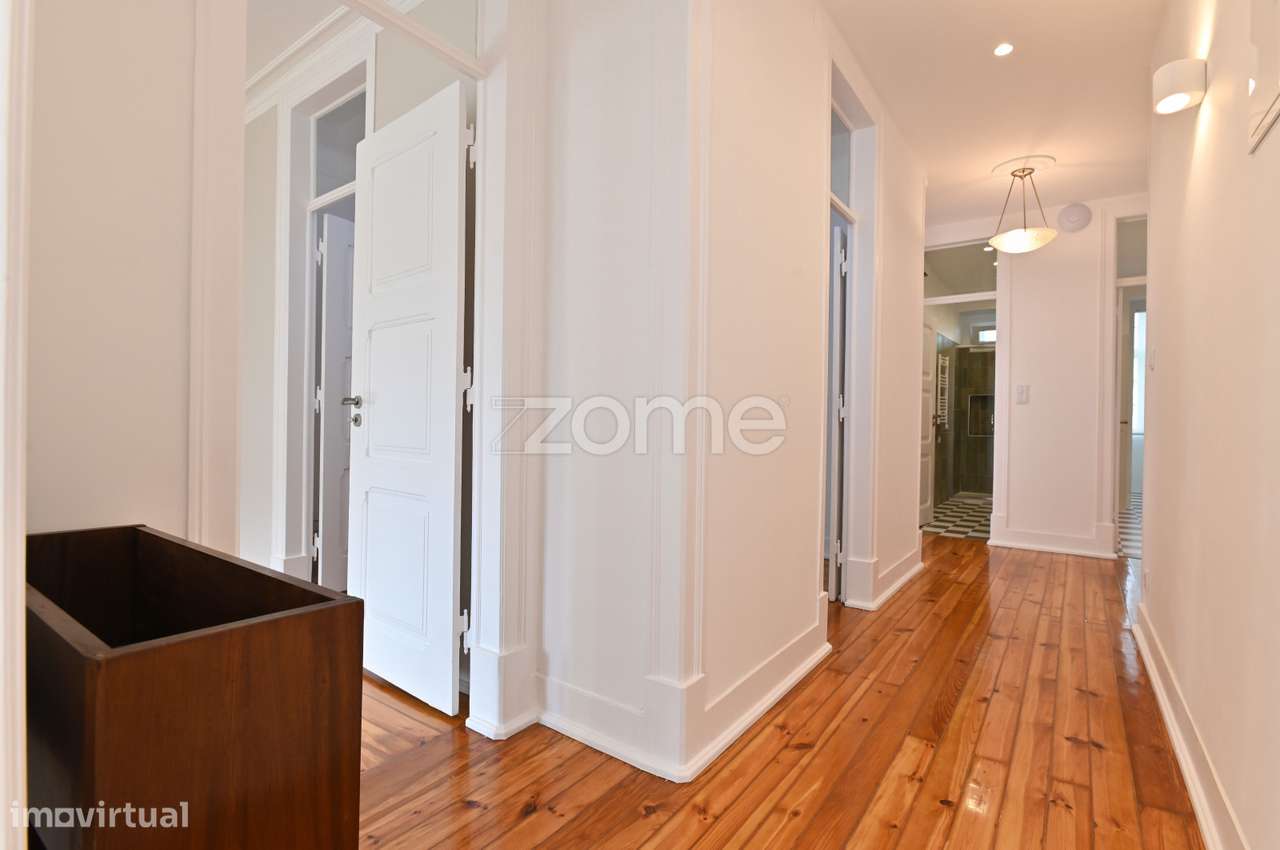 Apartamento T2+1 Renovado na Avenida Almirante Reis-4