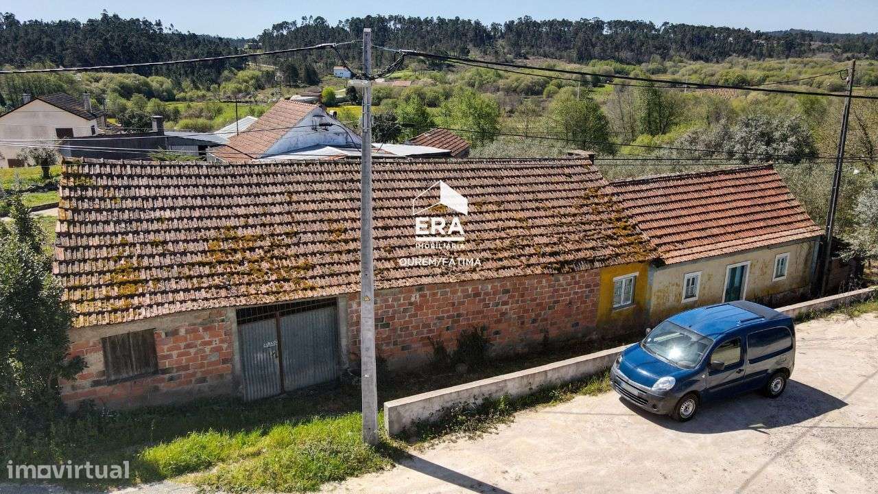 Moradia Rústica T3 localizada em Casal dos Bernardos, Ourém - Grande imagem: 2/34