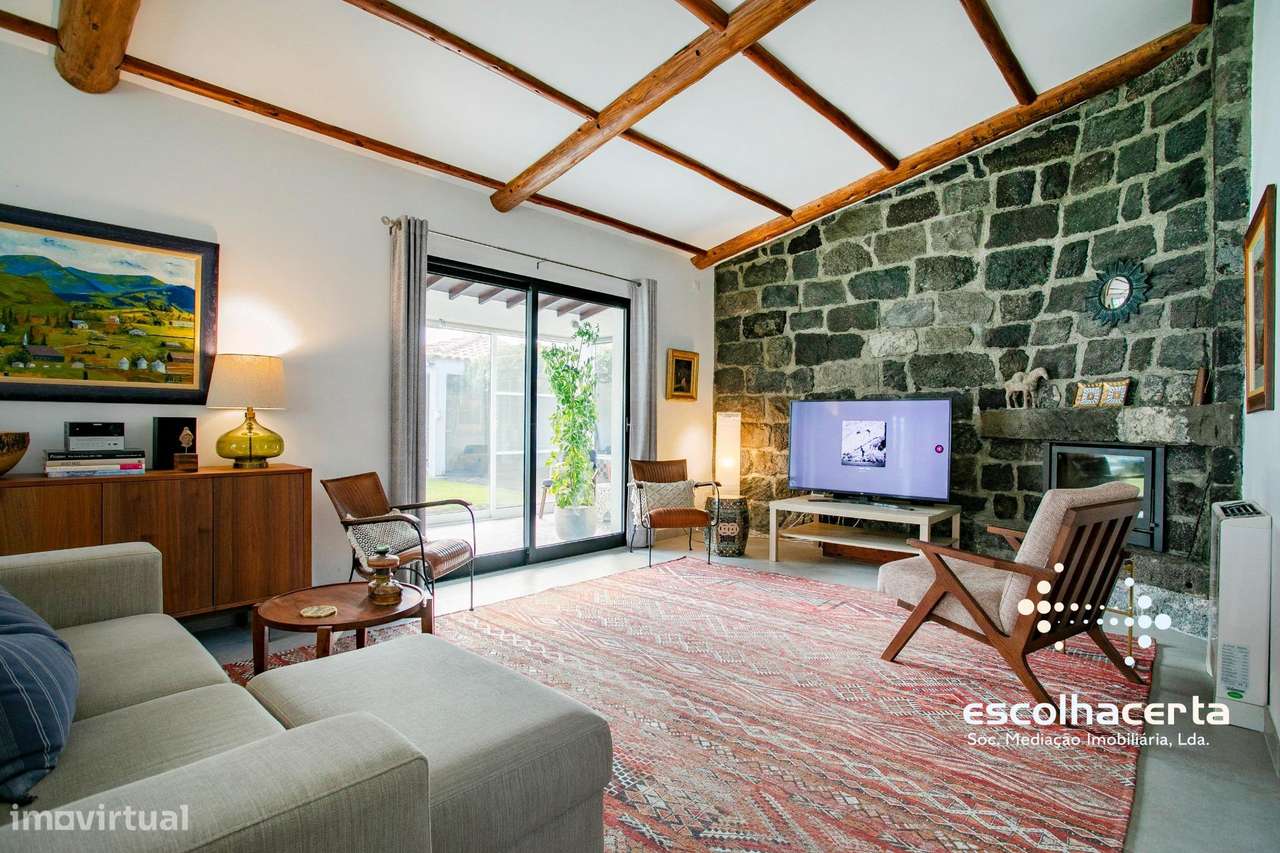 Villa de luxo com piscina coberta e vista para o mar-40
