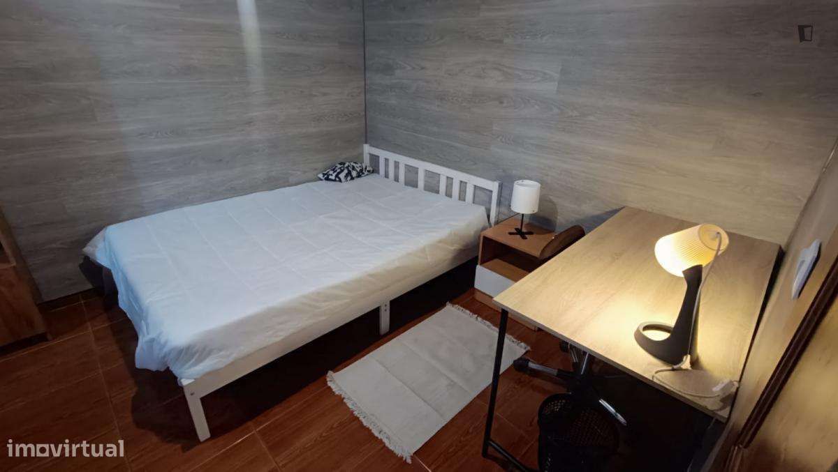 Quarto - localizado em Conchada Coimbra - Grande imagem: 3/10