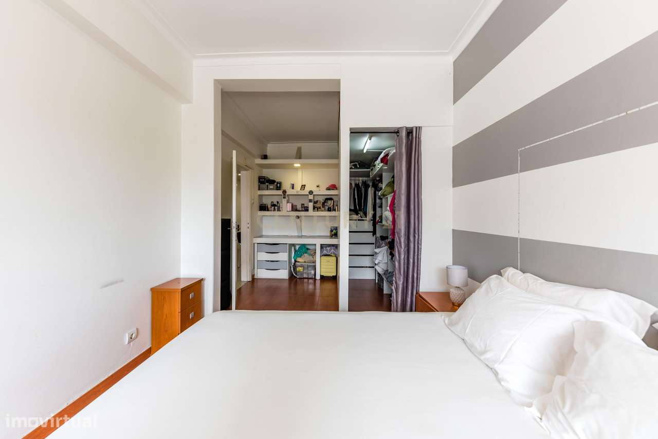 Apartamento T3 à Venda em Almada, Laranjeiro-24