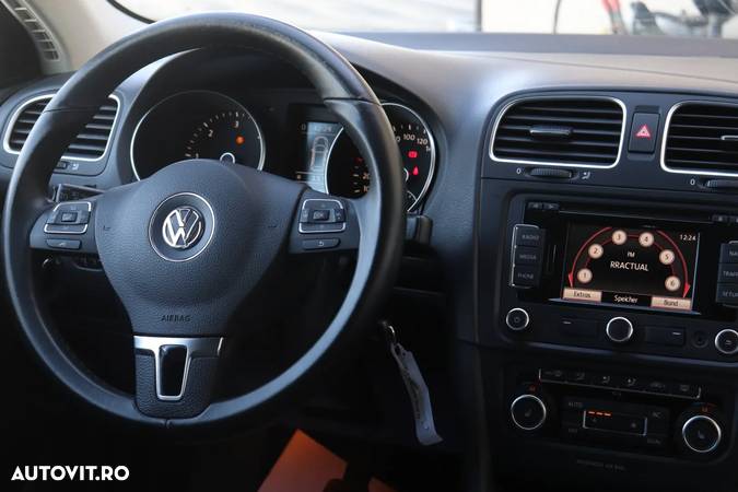 Volkswagen Golf - 10