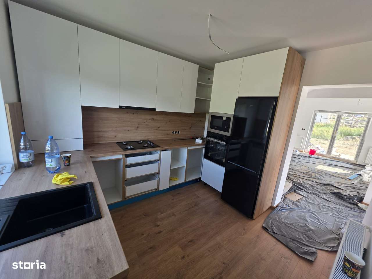 Case cu 3 sau 4 camere premium, 2 bai asfalt padure, in Livezeni - Imagine principală: 4/19