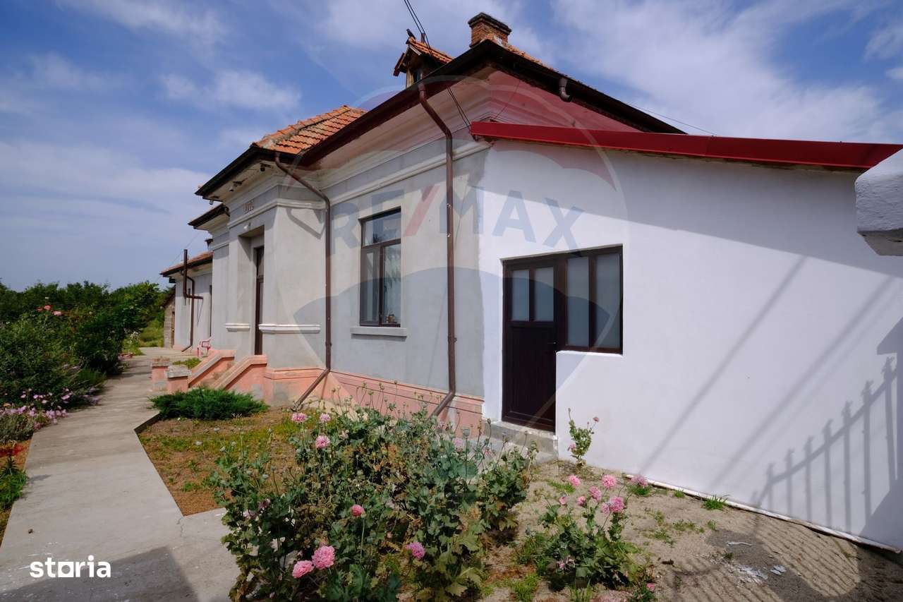 Casa renovata, mobilata si utilata, livada, Lita!-0