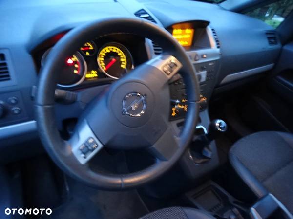 Opel Zafira 1.8 Cosmo - 5