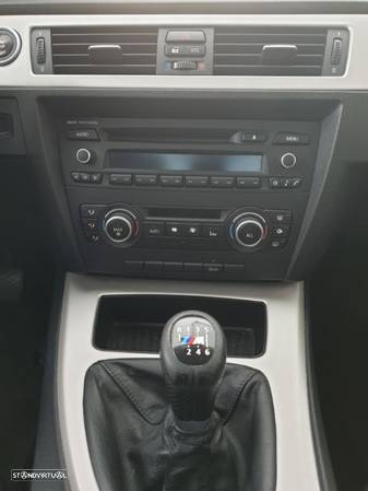 BMW 318 d LifeStyle - 11
