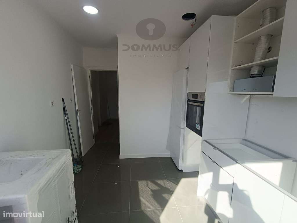 Apartamento T2 Totalmente Remodelado no Cacém-3