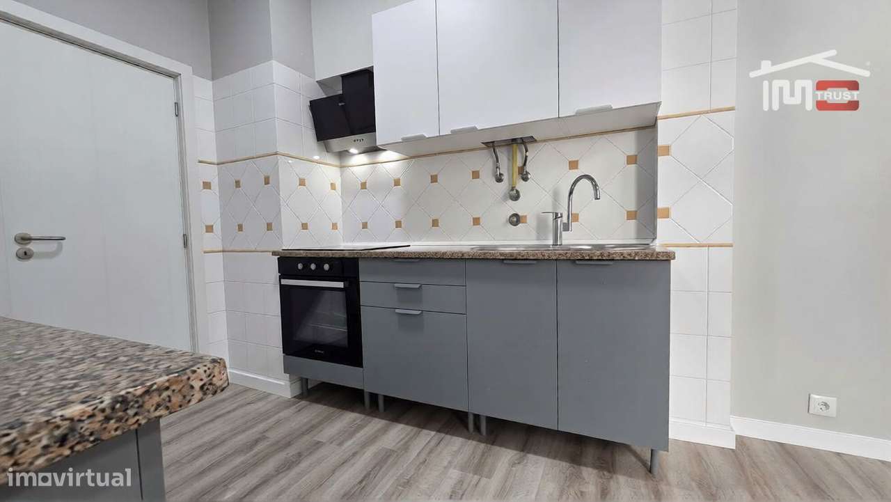 T2 Renovado no Centro de Setúbal  92 m²-0