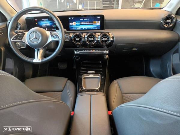 Mercedes-Benz A 200 Style Plus Aut. - 17