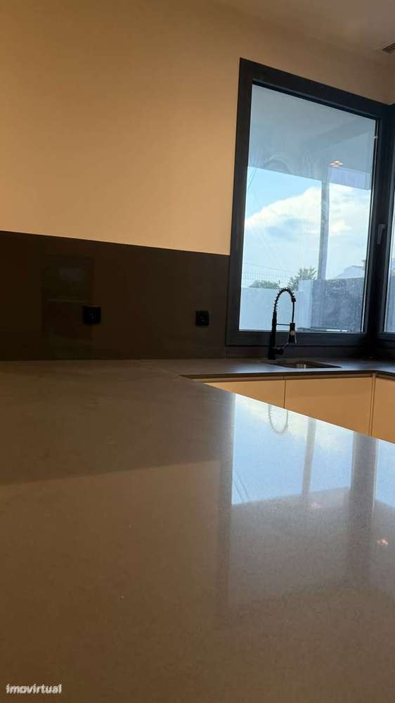 Moradia, 320 m², Castêlo da Maia - Grande imagem: 2/60