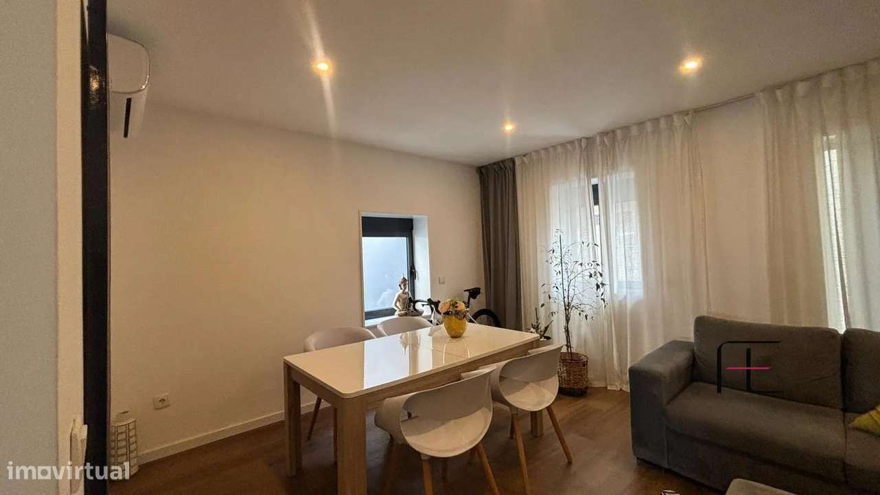 Moradia t2 com espaço exterior em Valbom-17