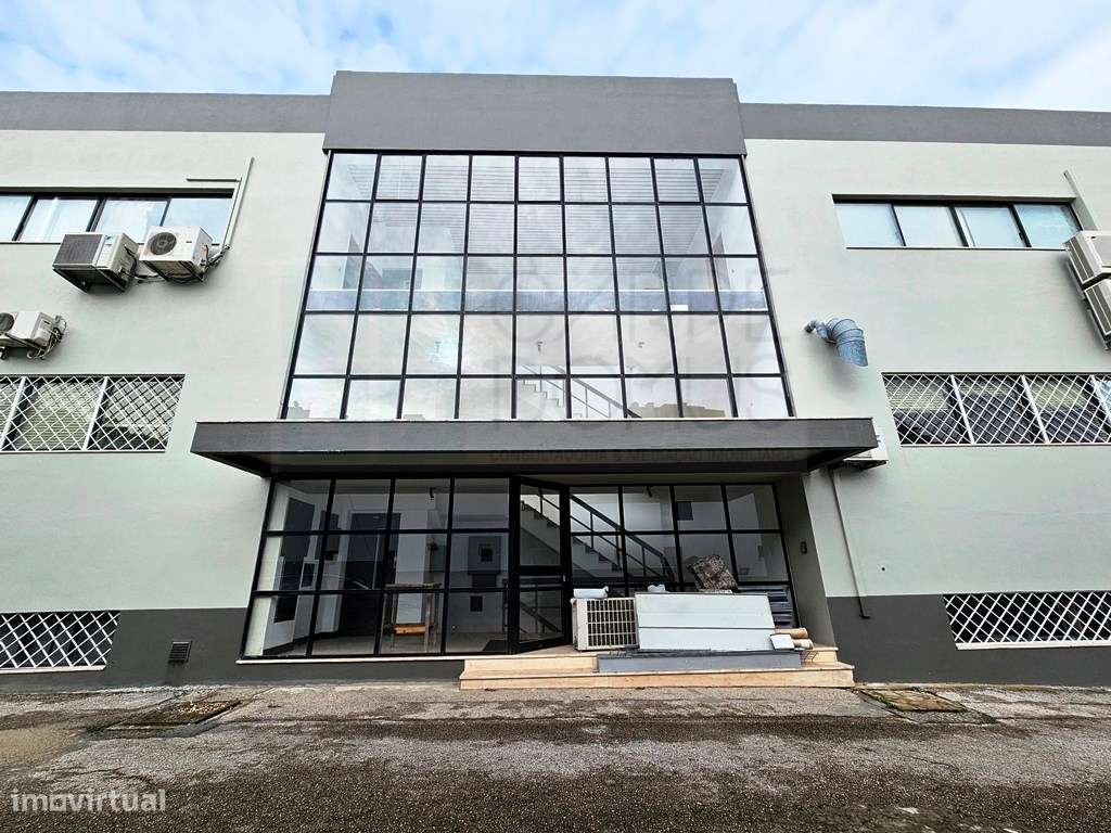 Espaçoso e funcional escritório com 600m2, em Carnaxide, Oeiras-32