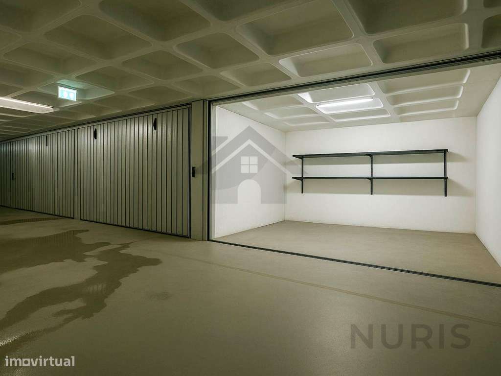 Espaço de Garagem Para Venda na Praia da Rocha, Portimão - Grande imagem: 4/10