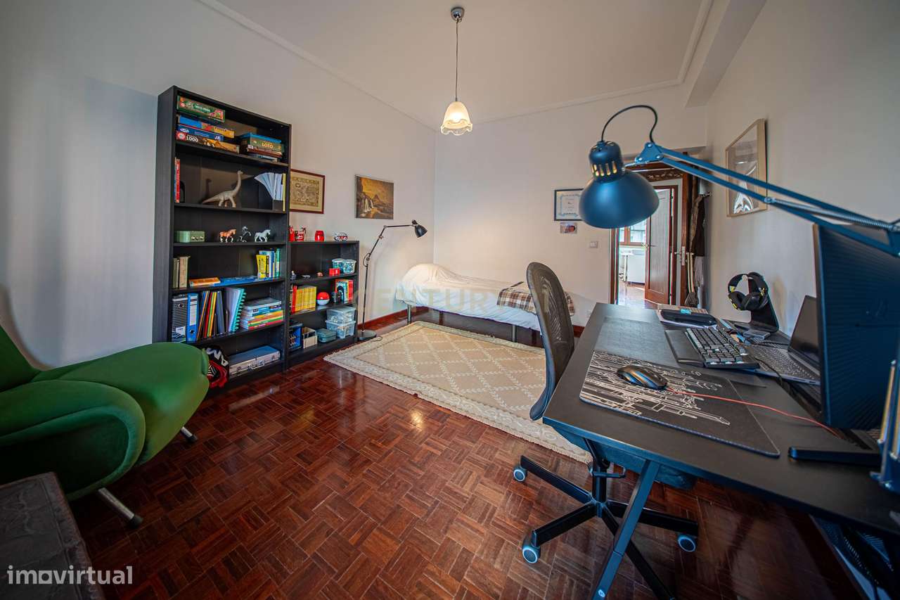 T5 remodelado | 200 m² | Elevador | Prédio em Betão | Campo Pequeno |-14