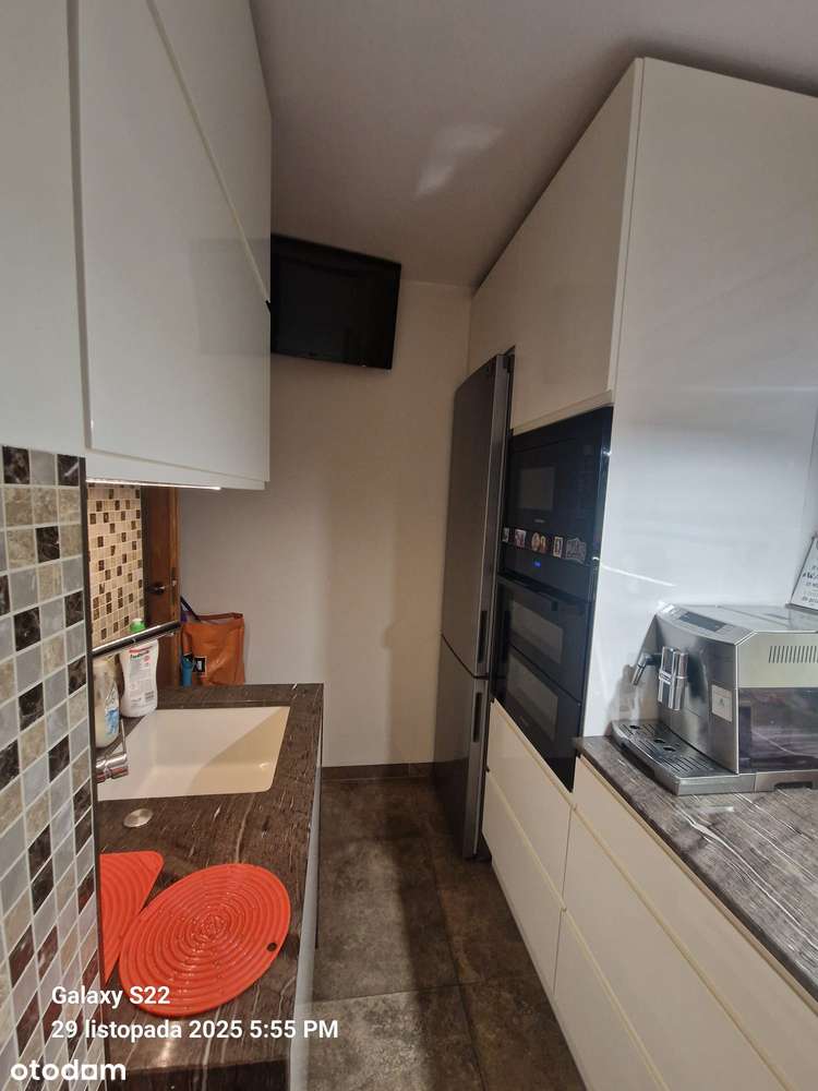 Trzy pokojowe mieszkanie w centrum miasta. - Pełny obrazek: 4/7