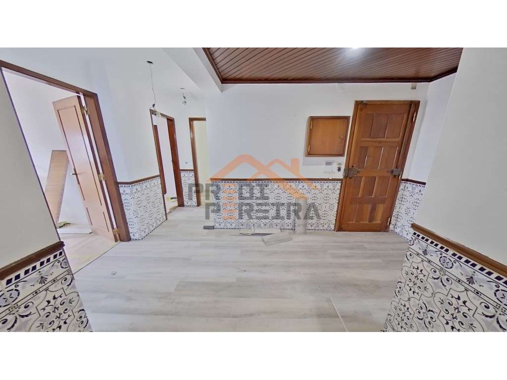 T2 renovado na Tapada das Mercês - A oportunidade que procurava, es... - Grande imagem: 4/23