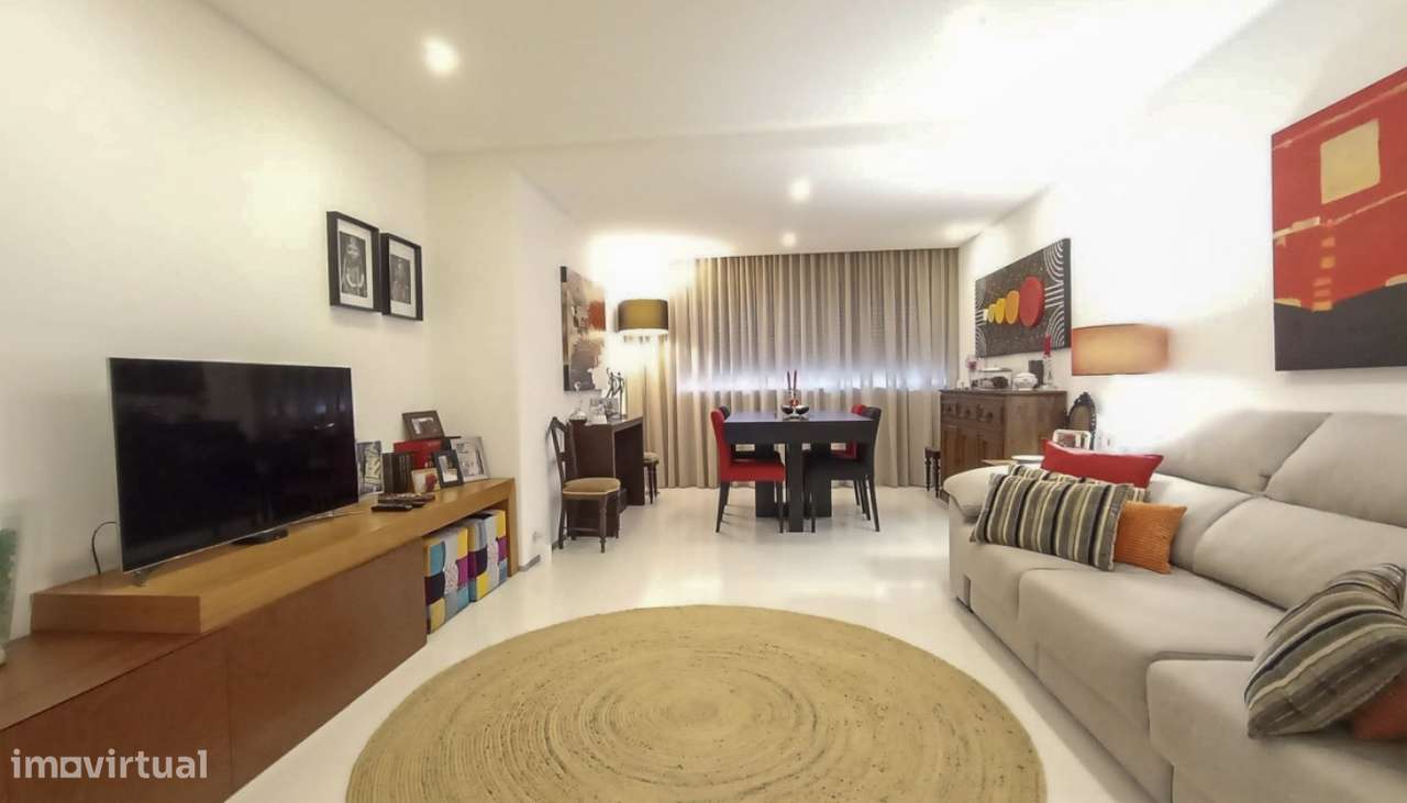 Arrendamento de Apartamento T2 em 1ª linha de mar, Árvore, Vila do C - Grande imagem: 2/20