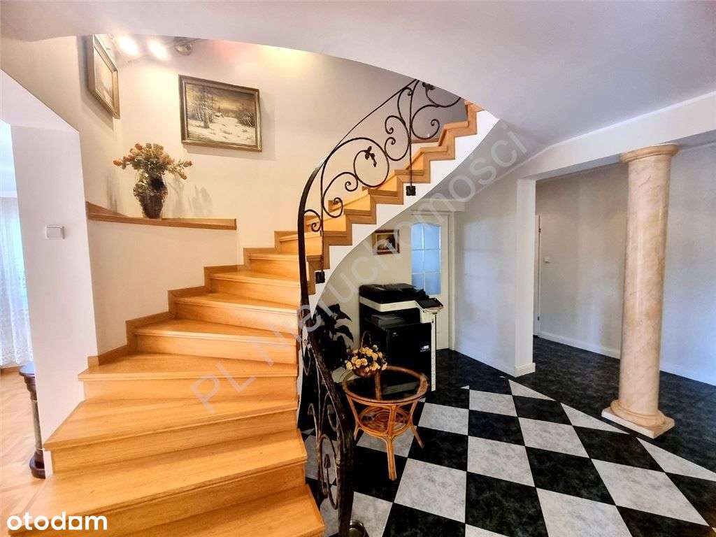 Piękna Rezydencja W Centrum Kobyłki - Pełny obrazek: 5/20