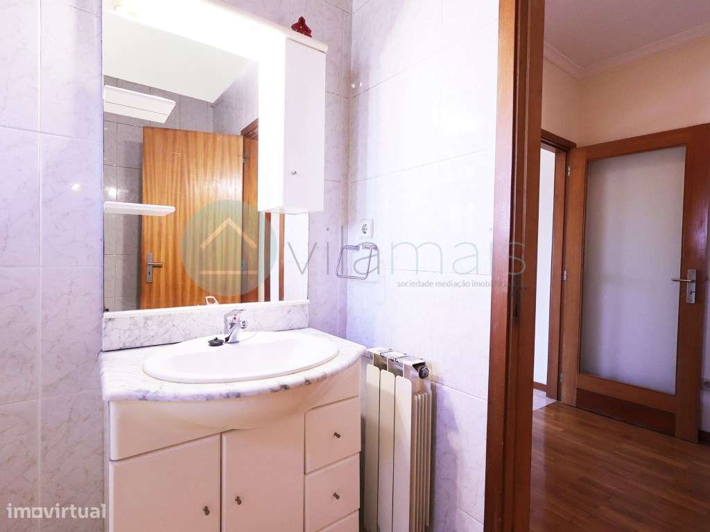 Apartamento T2 com garagem e arrumos - Rua Campo da Cana, Valongo-6