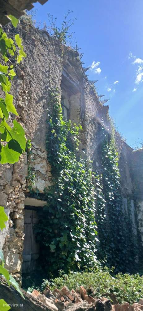 Moradia em pedra, devoluta para recuperar, com terreno. - Grande imagem: 5/15