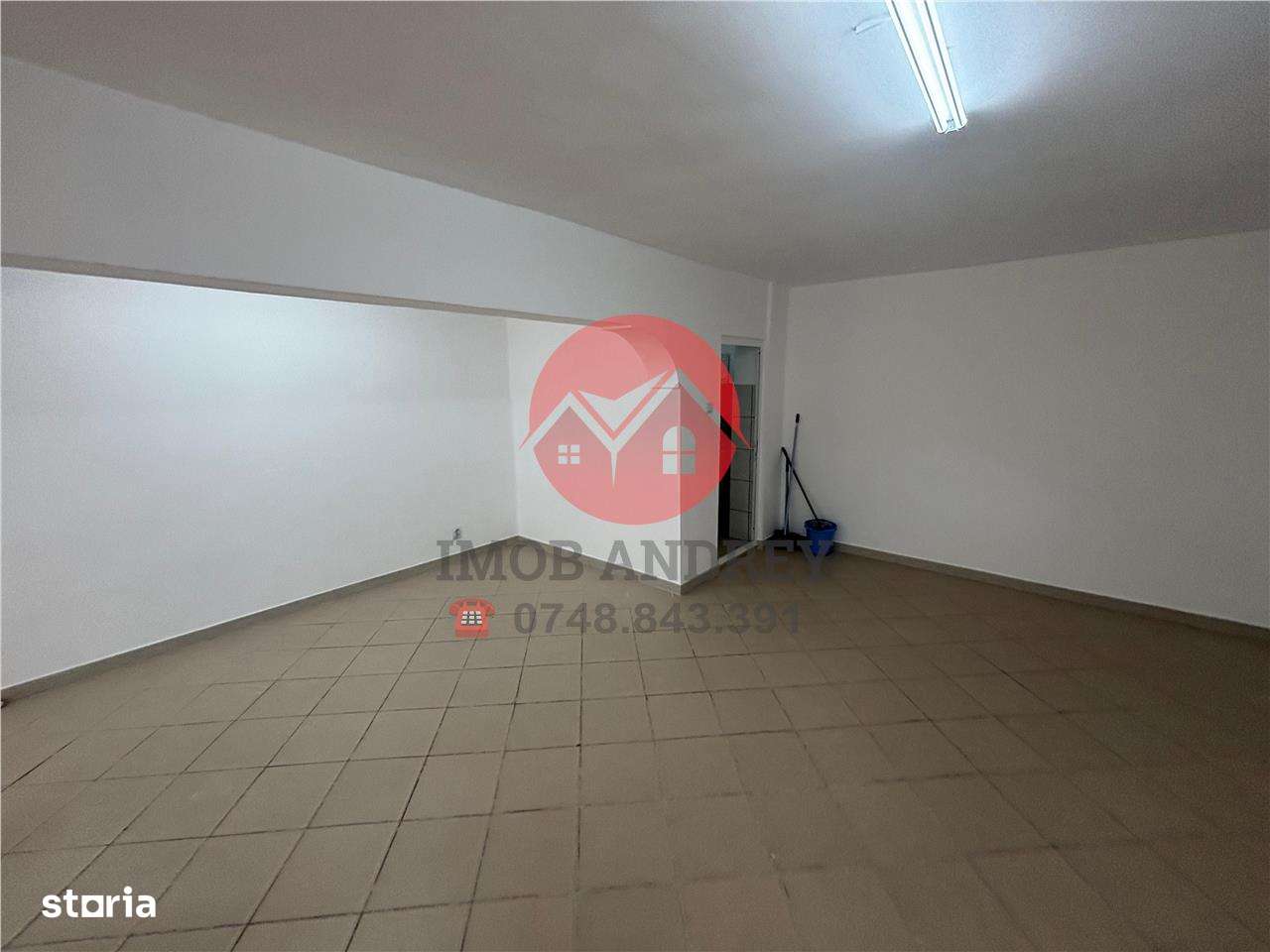 Spatiu comercial 45 mp, parter, Central – renovat, vad pietonal - Imagine principală: 3/4