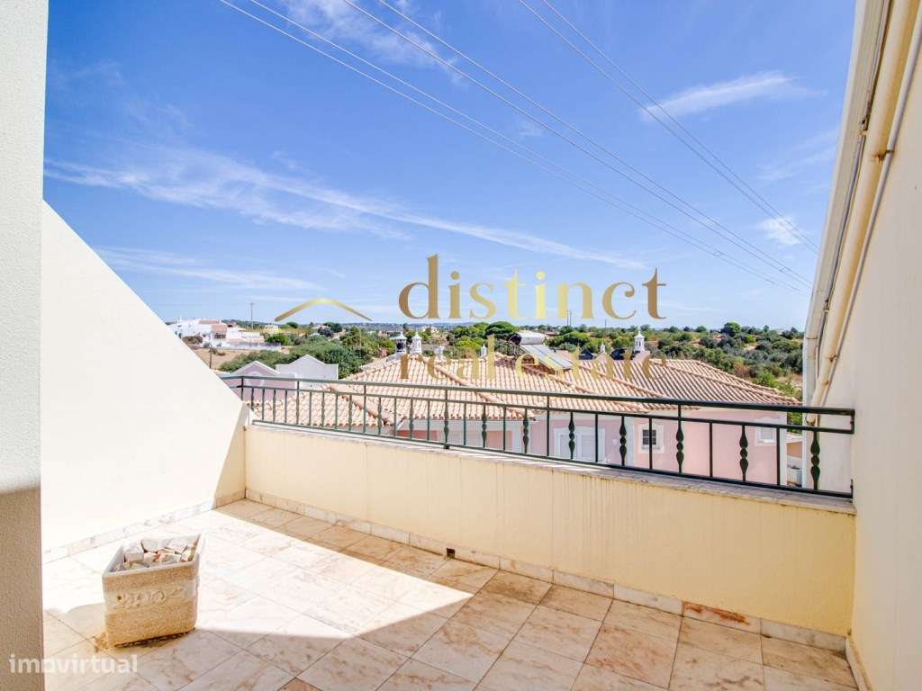 Moradia T2+1 Geminada com Garagem, Piscina, Terraço e BBQ-24