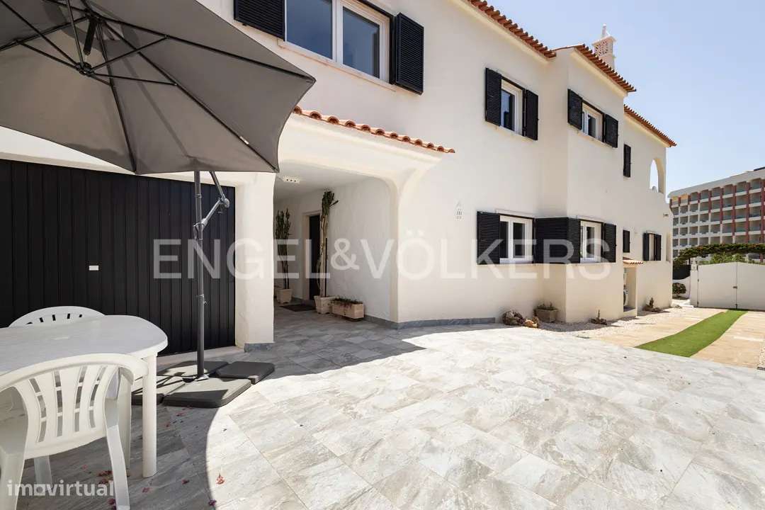 Espaçosa moradia em Porches a 300 metros da praia - Grande imagem: 5/53