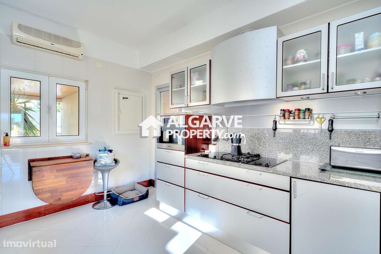 Fabulosa moradia V4 em zona residencial de Vilamoura, Algarve - Grande imagem: 4/48