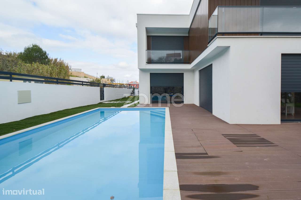 Espetacular Moradia T6 Moderna com Piscina e excelentes Áreas - Grande imagem: 3/34