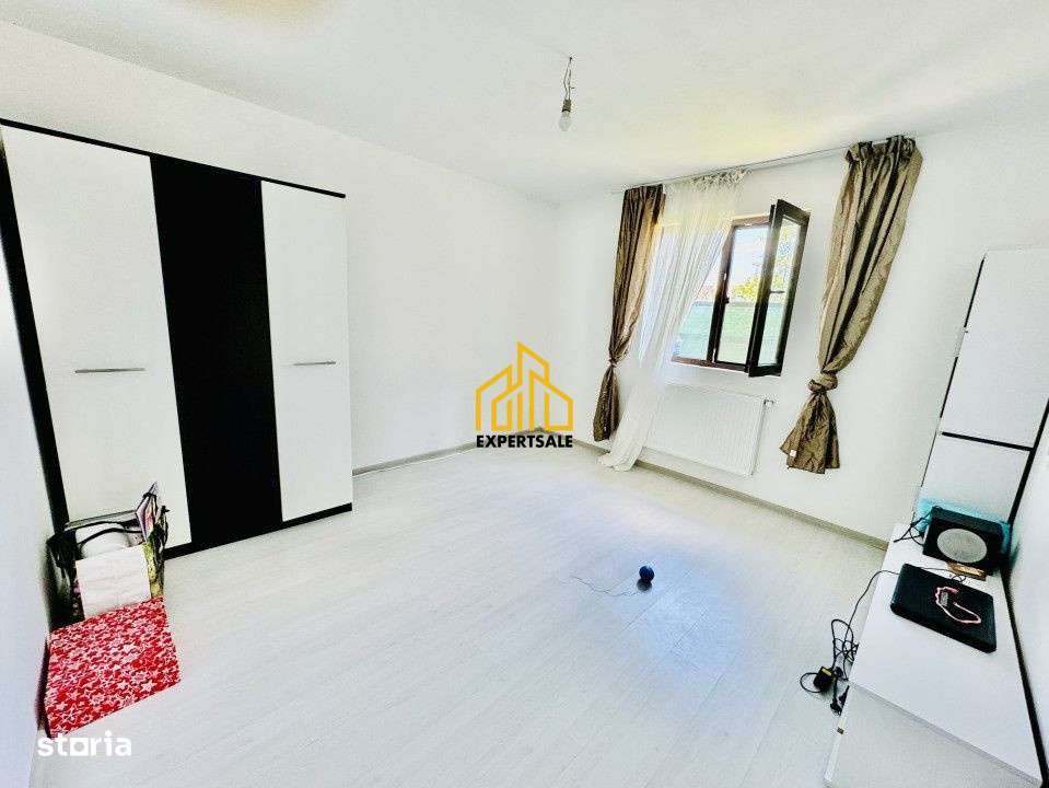 ASA DOMNESTI/ UTILITATI/ 5 CAMERE - Imagine principală: 4/8