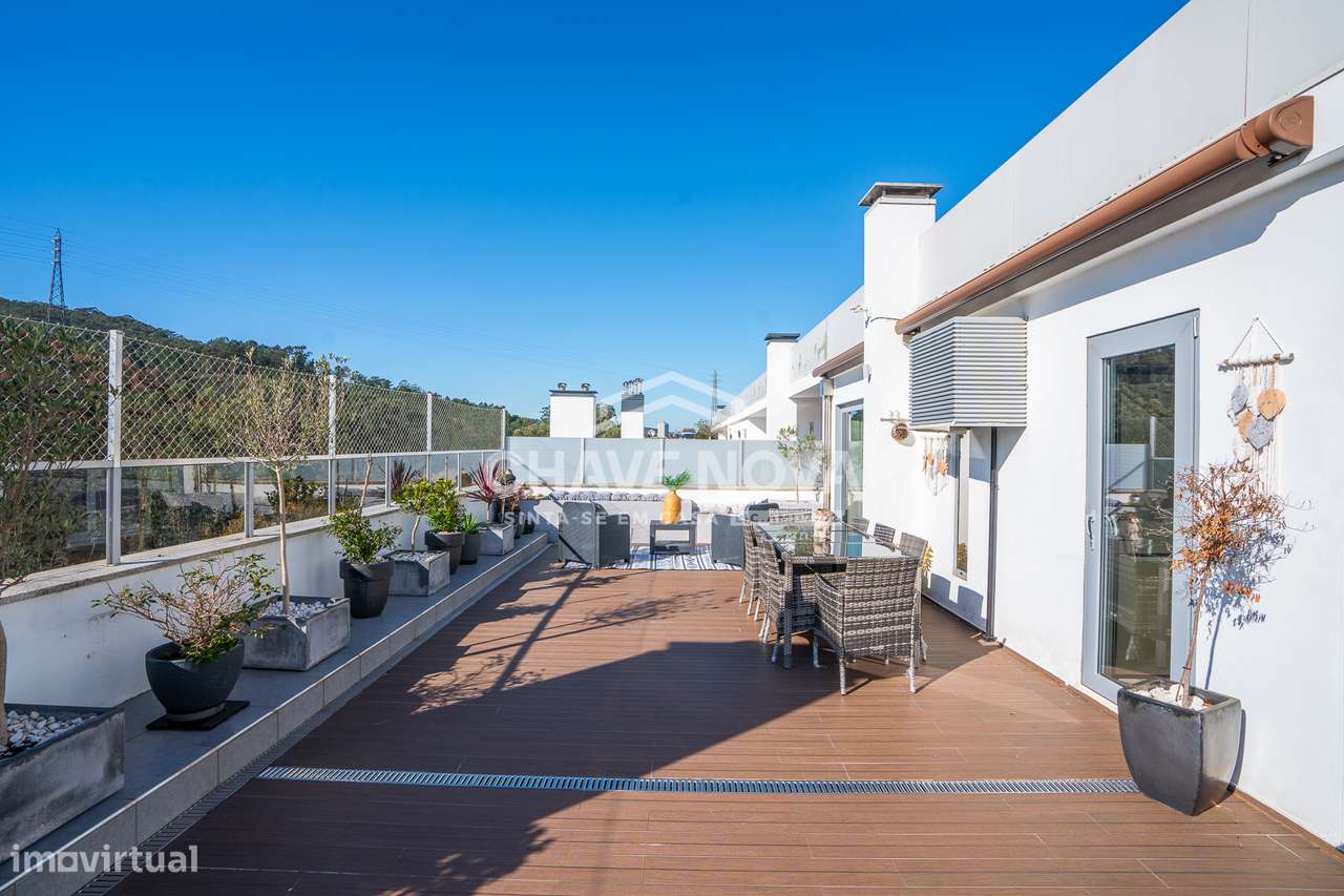 Apartamento T3, com terraço e box 4 carros situado em Campo- Valongo-35