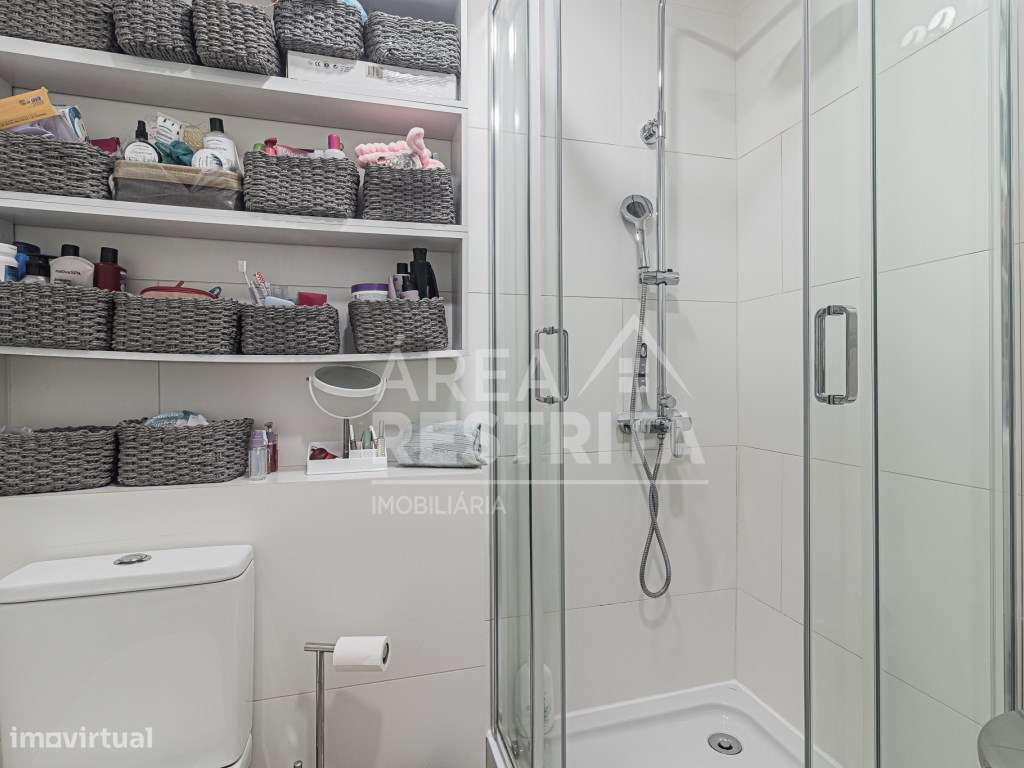 Apartamento T2+ 1 em Corroios.-26