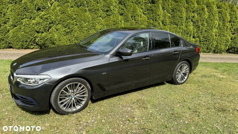 BMW Seria 5 540i xDrive Sport Line sport - 29