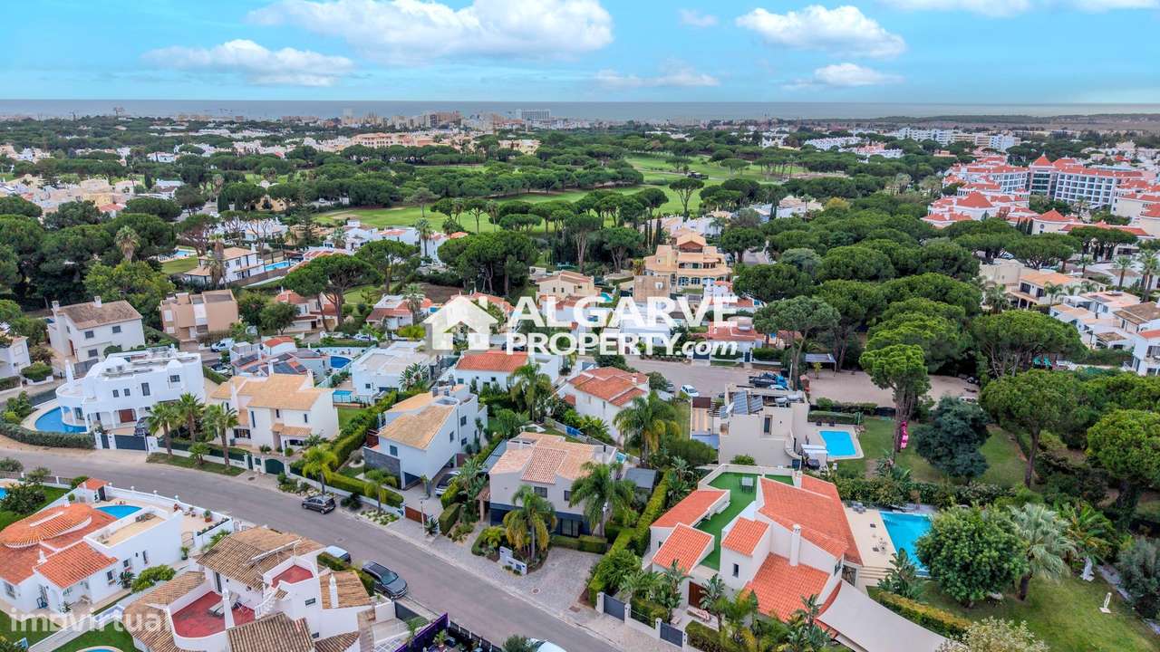 Moradia T4 Renovada com Piscina a 20 Minutos da Marina de Vilamoura - Grande imagem: 5/60