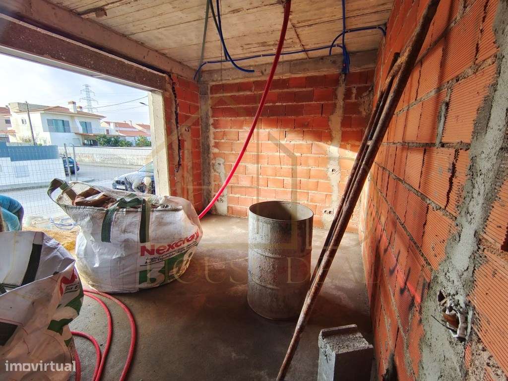 Sofisticada Moradia Térrea T3 +1 com Piscina. Fernão Ferro-17